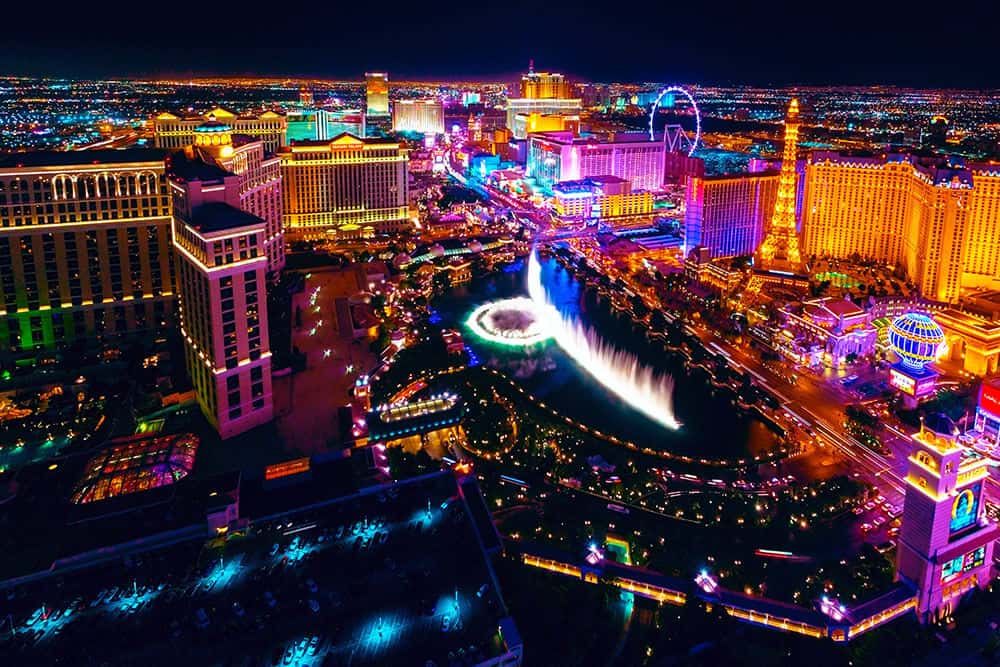 10 Attractions You Can't Miss In Las Vegas - Avenly Lane Travel