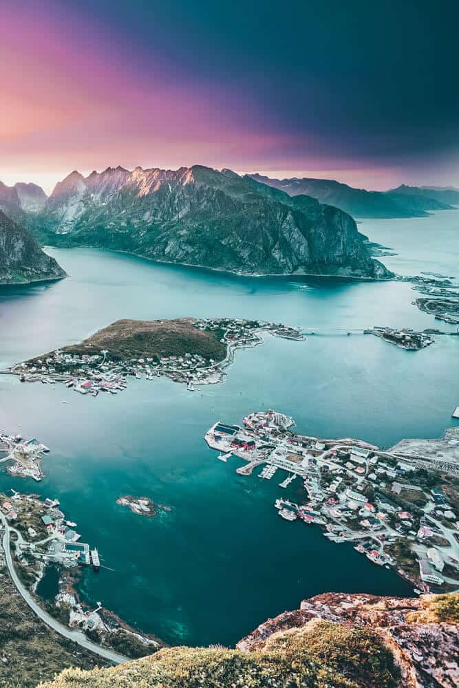 Mountains in the Lofoten Islands. Norway is one of the most breathtakingly beautiful countries in the world and these photos prove it! So amazing! Here are some of the top places to see in Norway. #norway #norwayphtoos #norwayphotography #avenlylanetravel #avenlylane #europe #travelinspiration #beautifulplaces