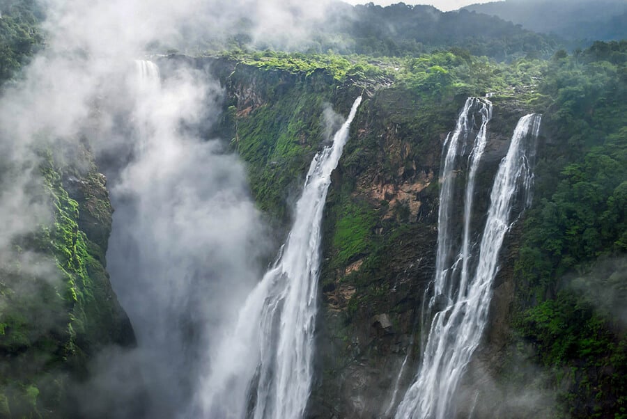 Jog Falls in India. The second highest waterfall in India! See more of the best waterfalls in Asia on Avenlylanetravel.com