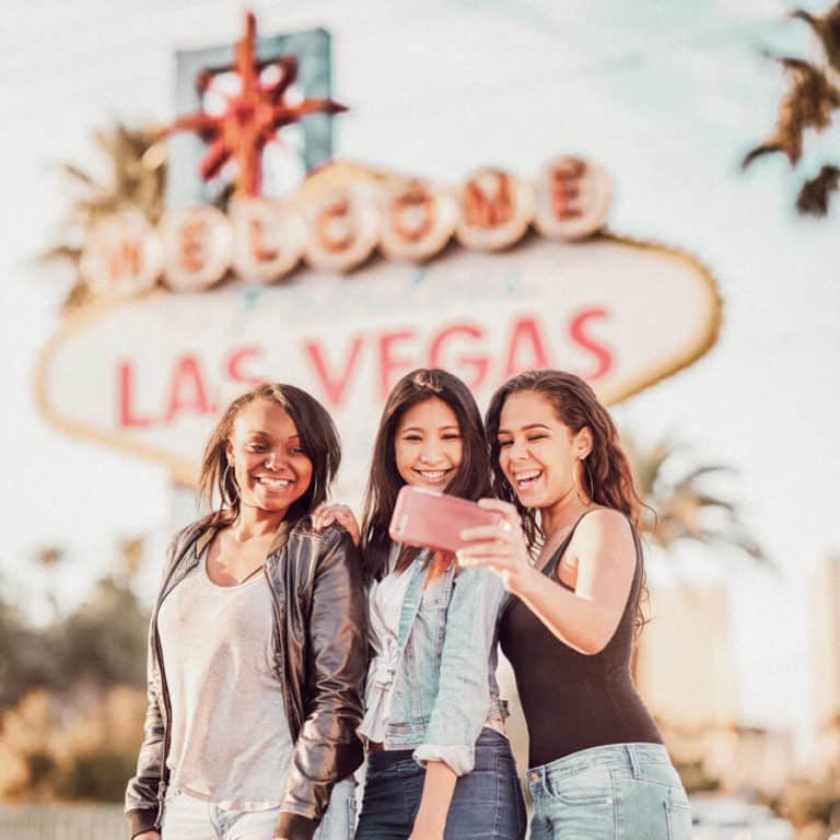 Photo spot in front of the Welcome to Las Vegas Sign. Top 10 Must do's in Vegas for First Timer's #vegas #lasvegas #travel #usatravel