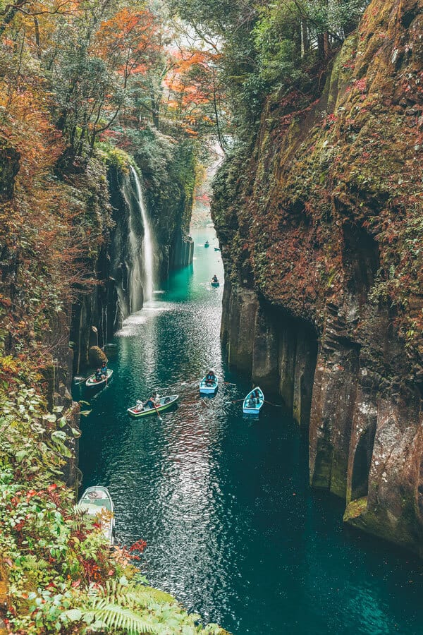 Takachiho Gorge, Miyazaki. #AVENLYLANE #AVENLYLANETRAVEL The Most Beautiful Places You Have to Add to your Japan Bucket List. This place is crazy beautiful! Check out these incredible places in Japan on www.avenlylane.com #Japan #asia #travelblog