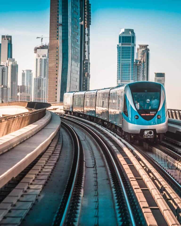 The Best Ways to Get From Dubai to Abu Dhabi