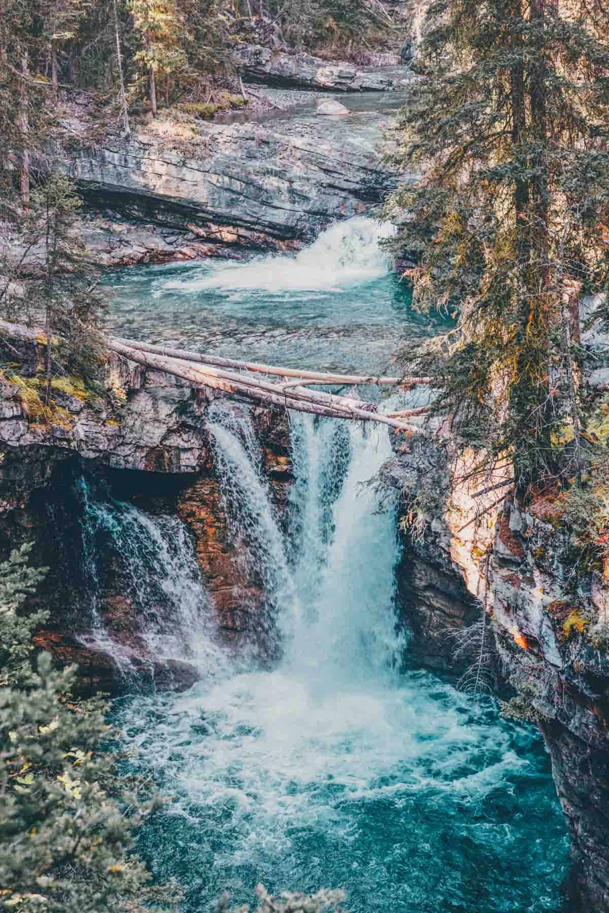 Johnston Canyon Hike: The Best Hike In Banff, Alberta Canada