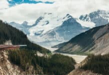 Columbia Icefield skywalk view Athabasca glacier
