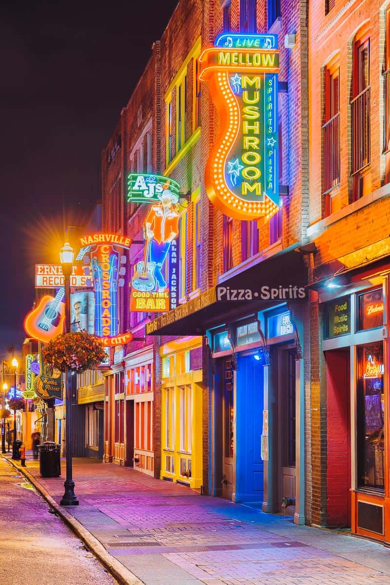 Broadway neon lights in Nashville Tenessee