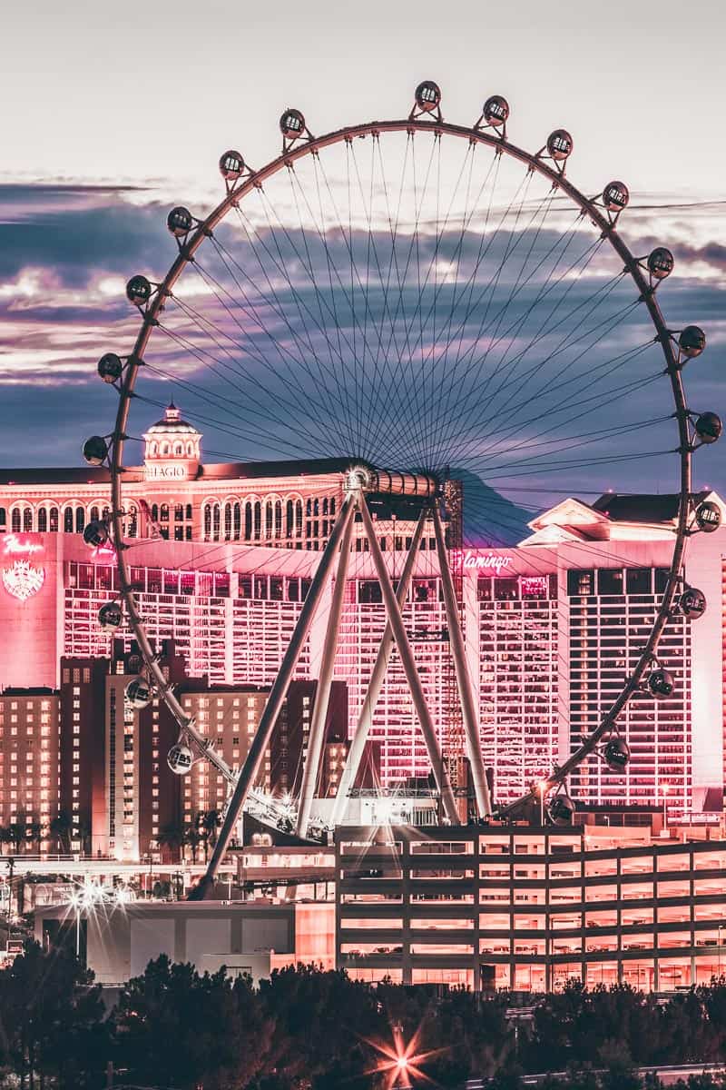 High Roller at night in Las Vegas