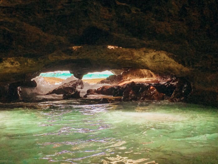 Mermaid caves on Oahu Hawaii