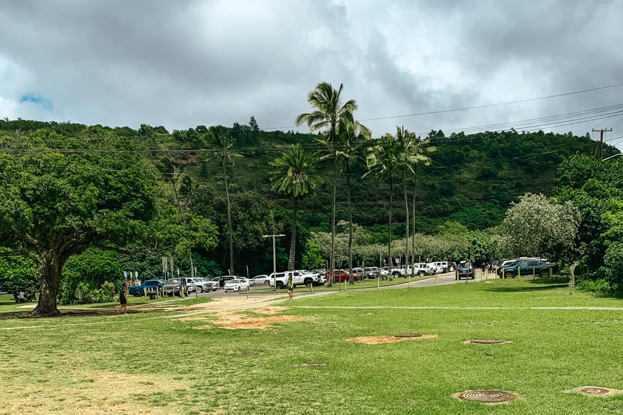 Waimea Bay cliff jumping parking