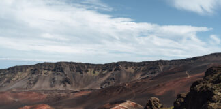 Leleiwi Overlook trail Maui