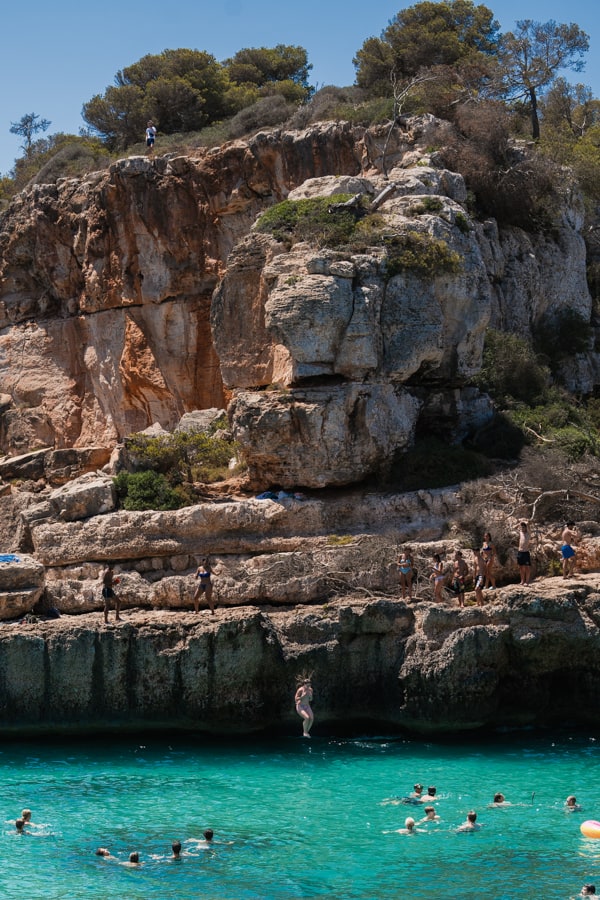 Cala S'Almunia cliff jumping
