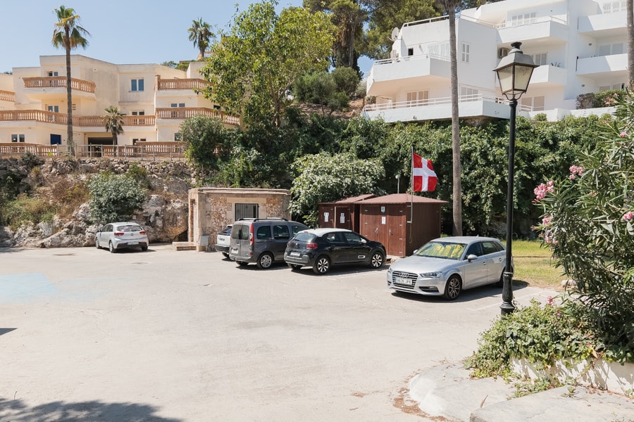 Cala Ferrera parking