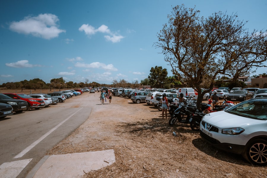 Cala S'Almunia parking