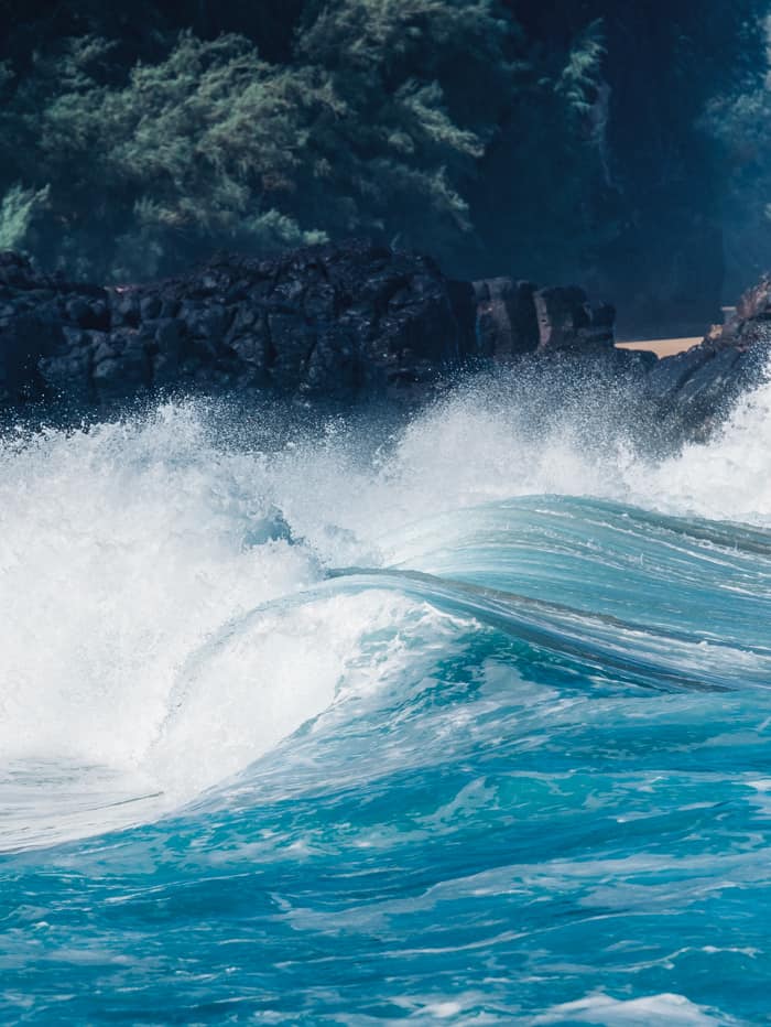 Waves at Lumaha'i beach in Kauai, Hawaii
