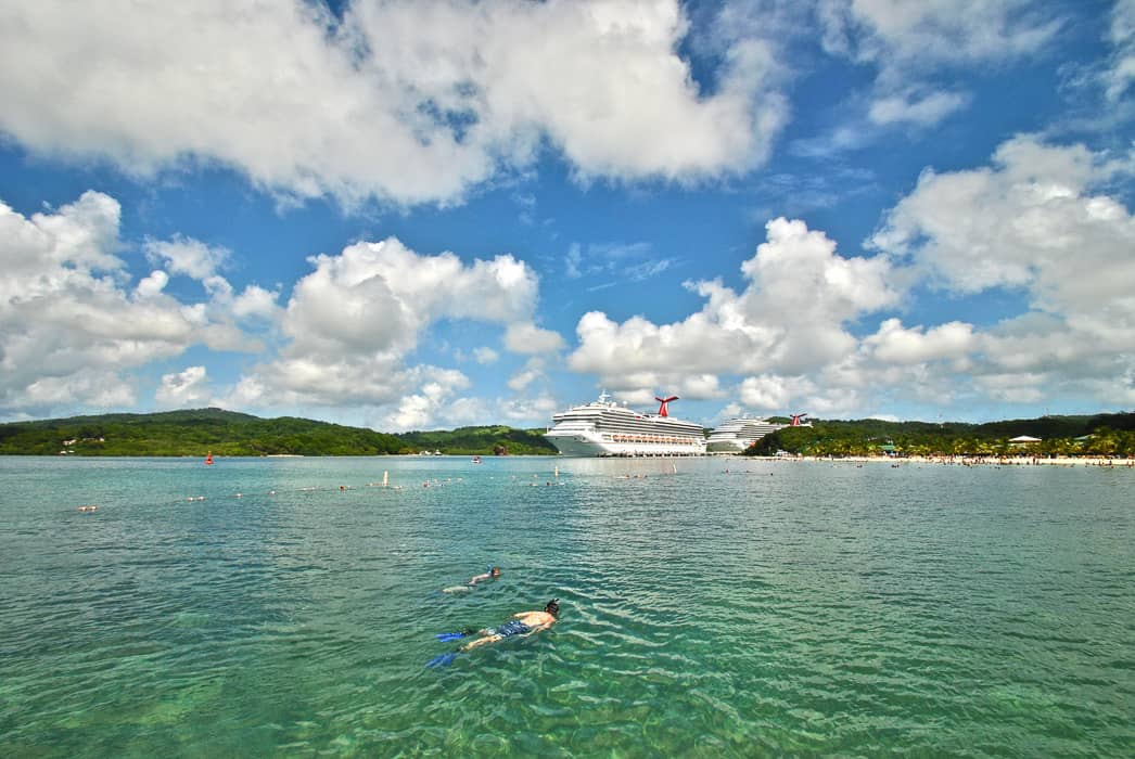 Mahogany Bay Snorkeling  Roatan Honduras