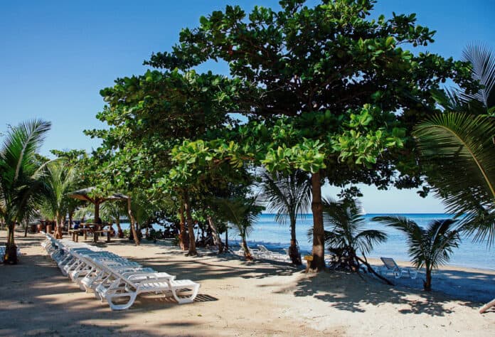 Tabyana Beach in Roatan Honduras