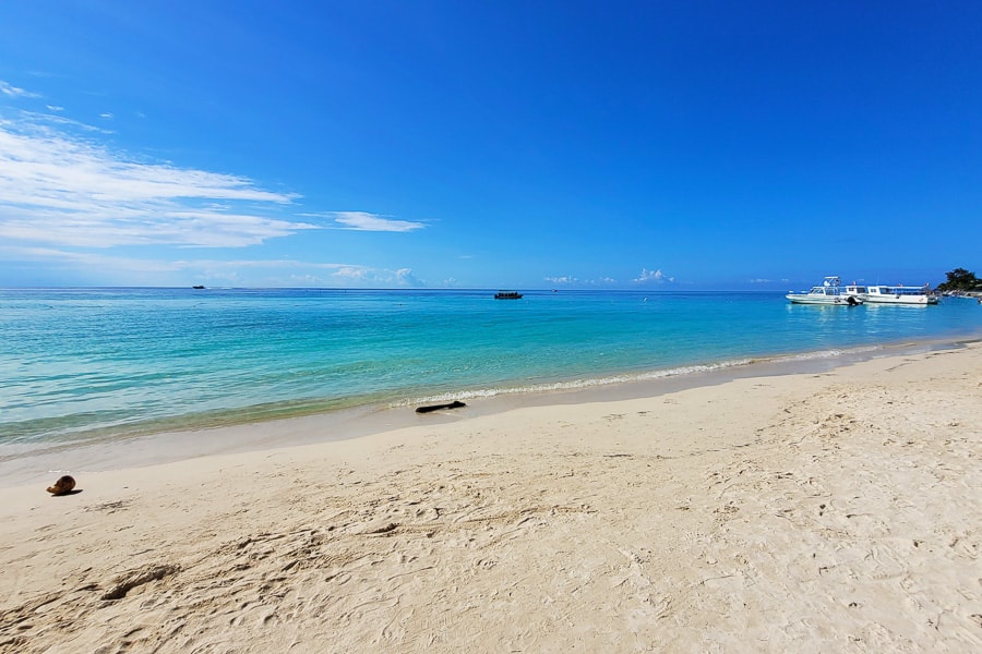 West Bay Beach in Roatan, Honduras