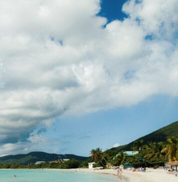 Lindbergh Bay Beach in St. Thomas (US Virgin Islands)