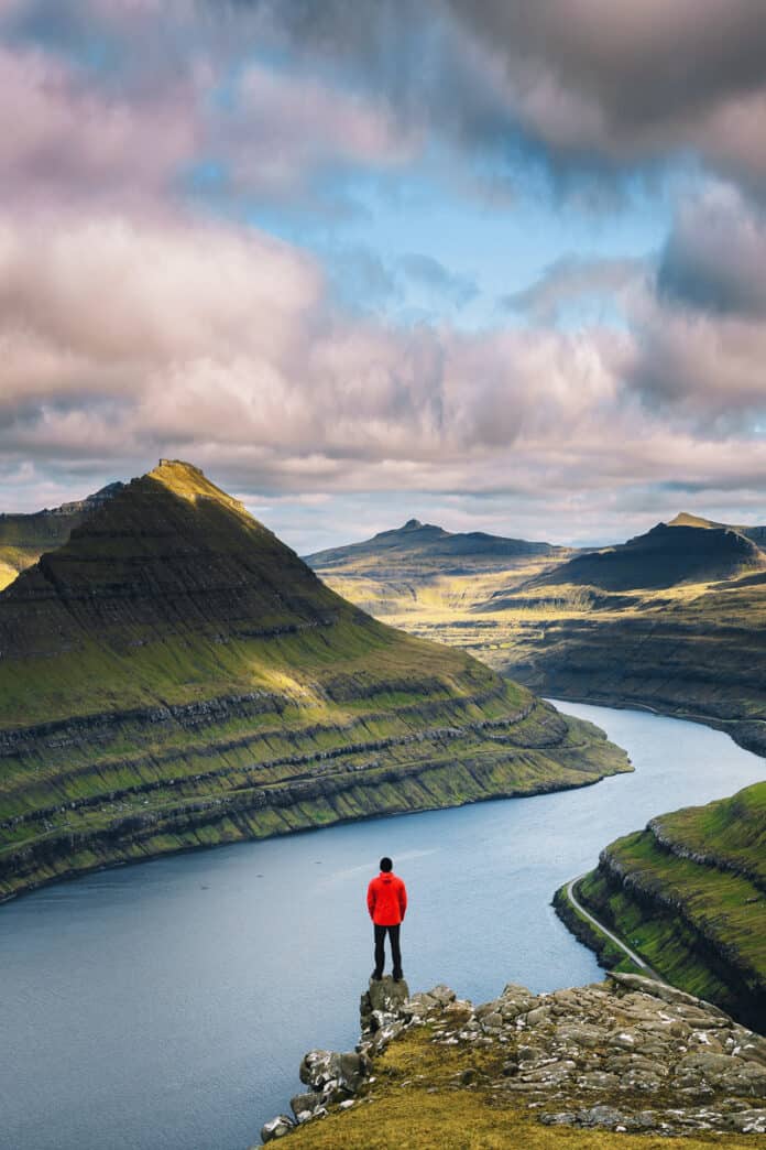 Hvíthamar ridge viewpoint Faroe Islands