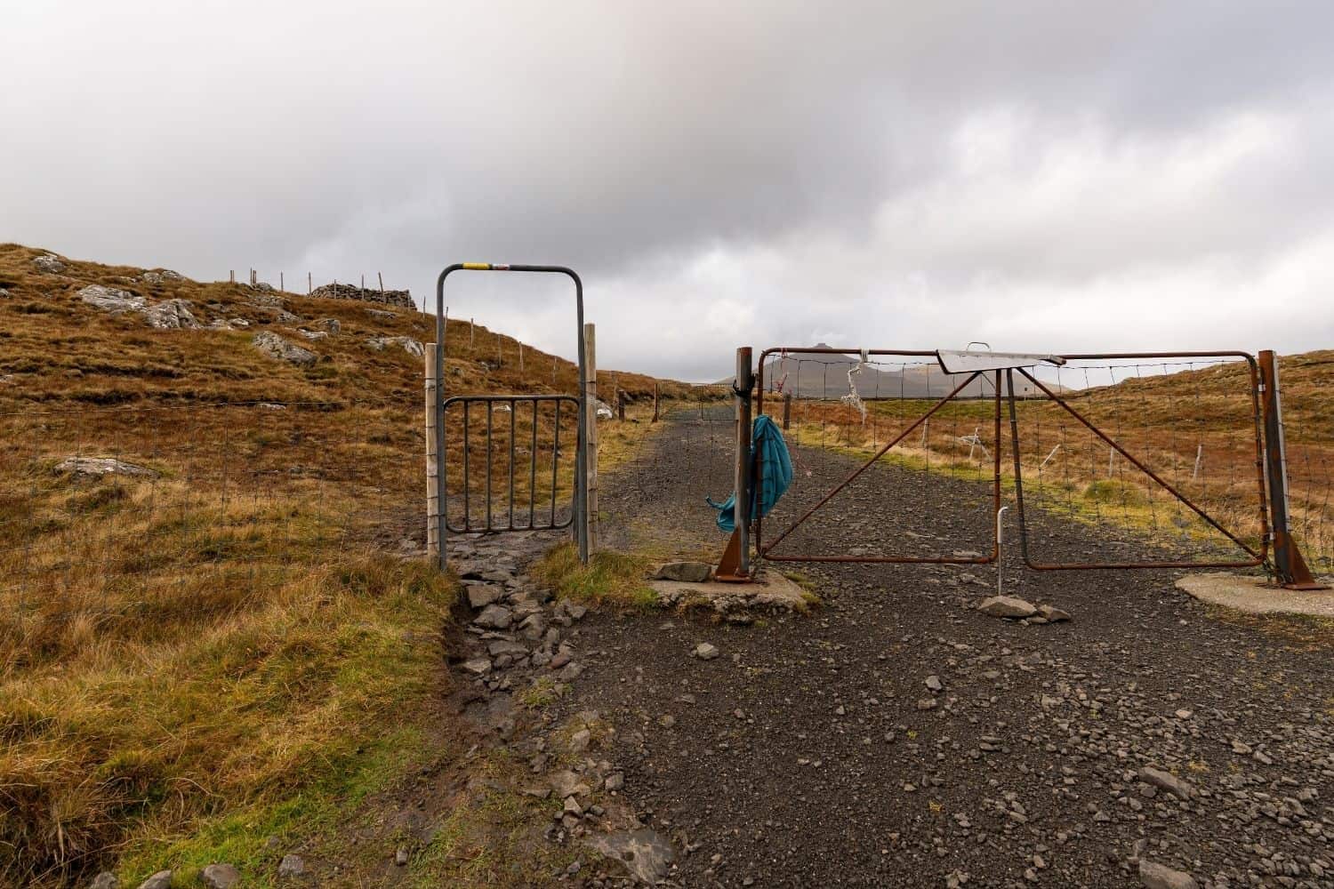 Trailhead at the start of the Klakkur hike near Hálsur in the Faroe Islands.